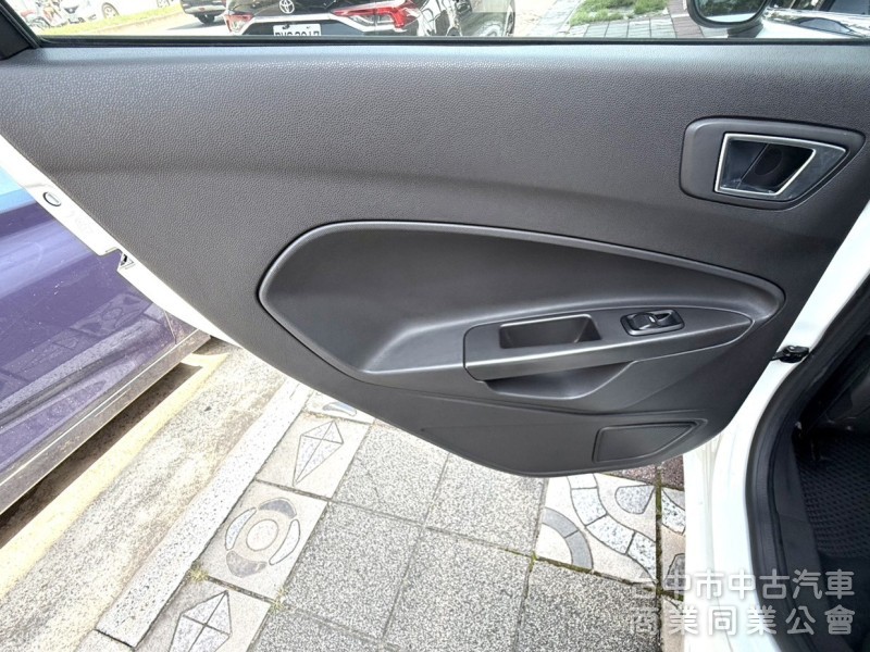 2015年 FORD Fiesta 1.0  S版 運動型 原鈑件 渦輪加持 恆溫空調 I-Key  城市優質代步小車