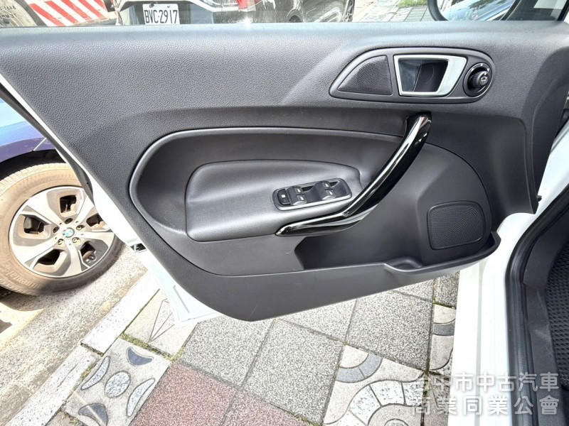 2015年 FORD Fiesta 1.0  S版 運動型 原鈑件 渦輪加持 恆溫空調 I-Key  城市優質代步小車
