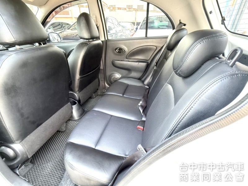 2015年 Nissan March 1.5 傳奇版 原鈑件 衛星導航 倒車顯影 加值安卓機 外型可愛 城市代步小車