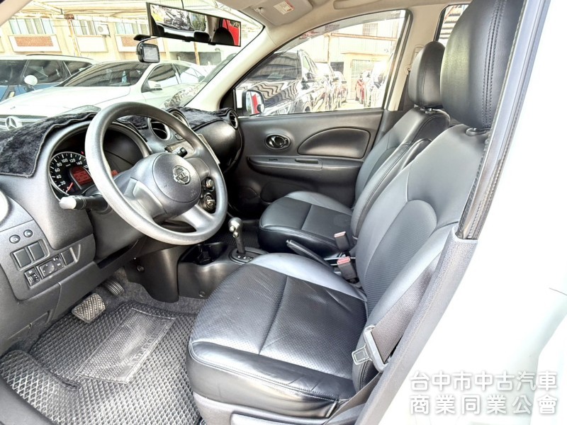 2015年 Nissan March 1.5 傳奇版 原鈑件 衛星導航 倒車顯影 加值安卓機 外型可愛 城市代步小車