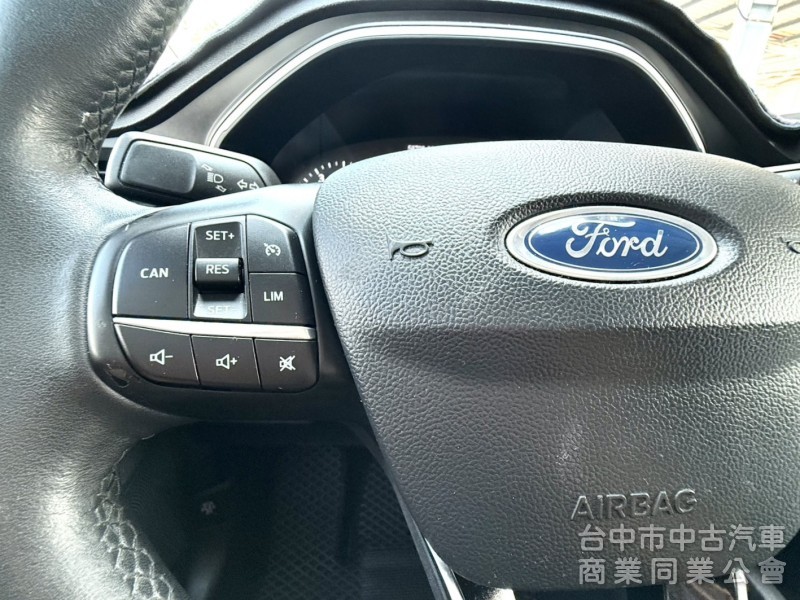 2019年 Ford Focus 5D 時尚經典型 1.5渦輪 原鈑件 僅跑5萬公里  市場最夯的五門小鋼砲