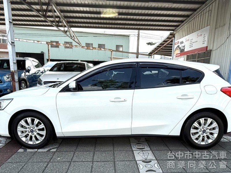 2019年 Ford Focus 5D 時尚經典型 1.5渦輪 原鈑件 僅跑5萬公里  市場最夯的五門小鋼砲
