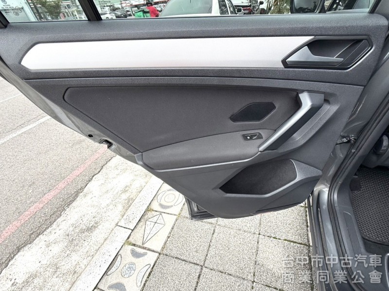 2017年 福斯 Tiguan 280 TSI Smartline  1.4 渦輪 原鈑件 大空間大馬力 新世代運動休旅