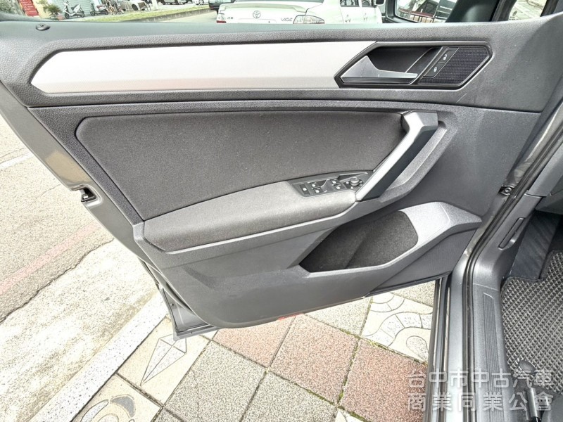 2017年 福斯 Tiguan 280 TSI Smartline  1.4 渦輪 原鈑件 大空間大馬力 新世代運動休旅