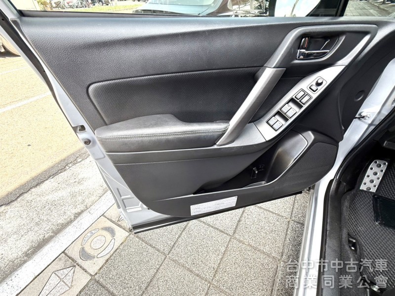 2014年 Subaru Forester 2.0  XT 原鈑件 恆溫 AWD全時四驅 日本原裝進口高性能運動休旅 