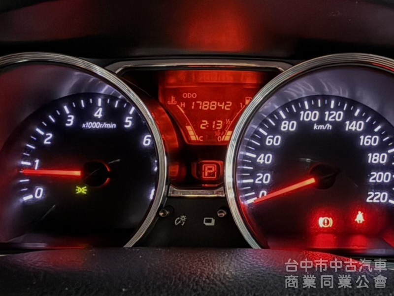 2018年 Nissan Livina 1.6 豪華版 恆溫 原廠影音 車頂行李架 舒適大空間 市場熱銷五門掀背小休旅