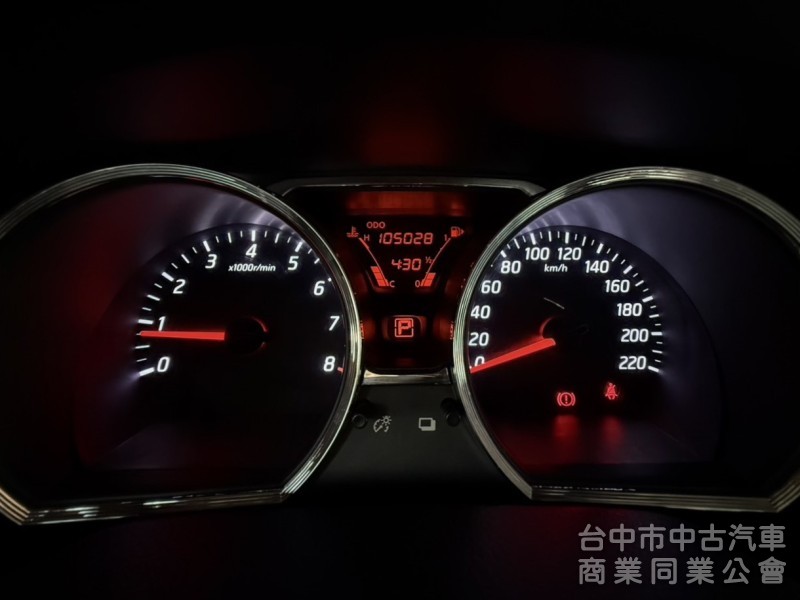 2017年 Nissan Livina 1.6 旗艦版 原鈑件 恆溫 車頂行李架 I-Key 省油大空間 優質代步車首選