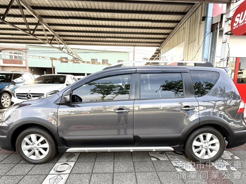 2017年 Nissan Livina 1.6 旗艦版 原鈑件 恆溫 車頂行李架 I-Key 省油大空間 優質代步車首選