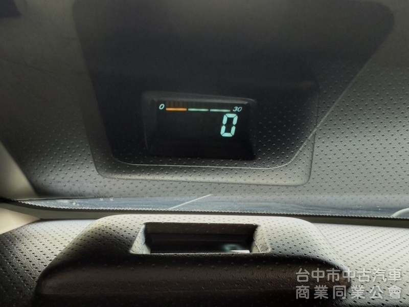 2017年 Nissan Livina 1.6 旗艦版 原鈑件 恆溫 車頂行李架 I-Key 省油大空間 優質代步車首選