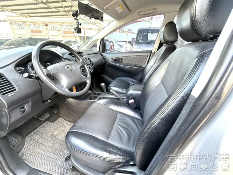 2012年 TOYOTA INNOVA 2.0 自排 J版 原鈑件 只跑8萬公里 衛星導航 加裝皮椅 鋁圈 客貨兩用車