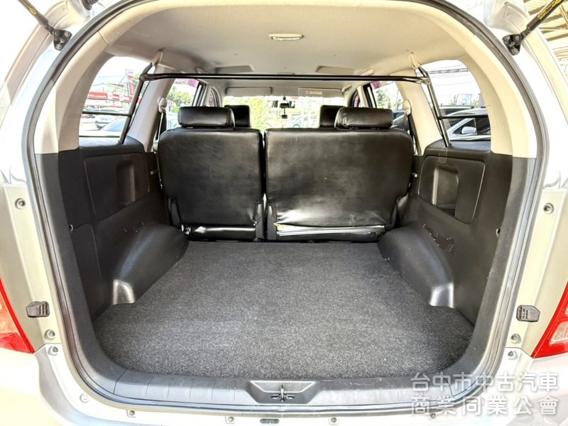 2012年 TOYOTA INNOVA 2.0 自排 J版 原鈑件 只跑8萬公里 衛星導航 加裝皮椅 鋁圈 客貨兩用車