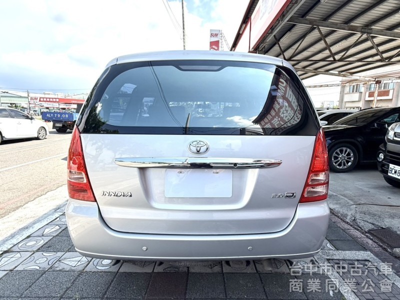 2012年 TOYOTA INNOVA 2.0 自排 J版 原鈑件 只跑8萬公里 衛星導航 加裝皮椅 鋁圈 客貨兩用車