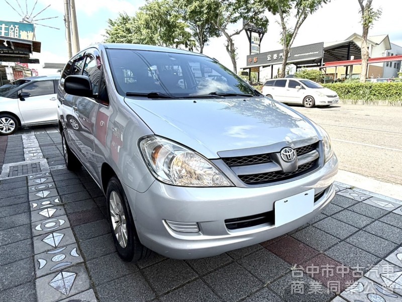 2012年 TOYOTA INNOVA 2.0 自排 J版 原鈑件 只跑8萬公里 衛星導航 加裝皮椅 鋁圈 客貨兩用車