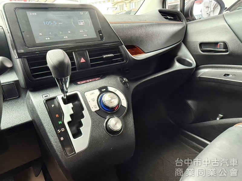 2022年 Toyota Sienta 5人座 1.8 豪華+版 原鈑件 I-Key 恆溫 電動側滑門 國產跨界休旅車
