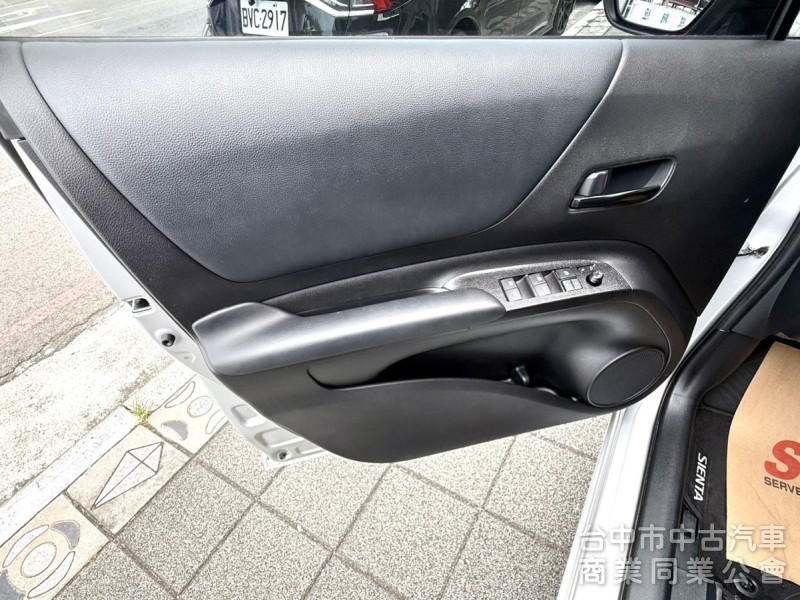 2022年 Toyota Sienta 5人座 1.8 豪華+版 原鈑件 I-Key 恆溫 電動側滑門 國產跨界休旅車