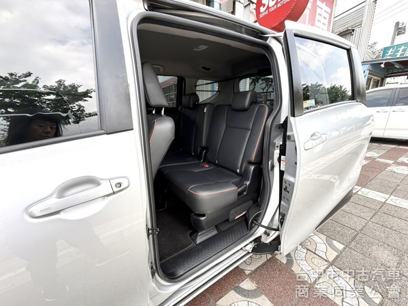 2022年 Toyota Sienta 5人座 1.8 豪華+版 原鈑件 I-Key 恆溫 電動側滑門 國產跨界休旅車