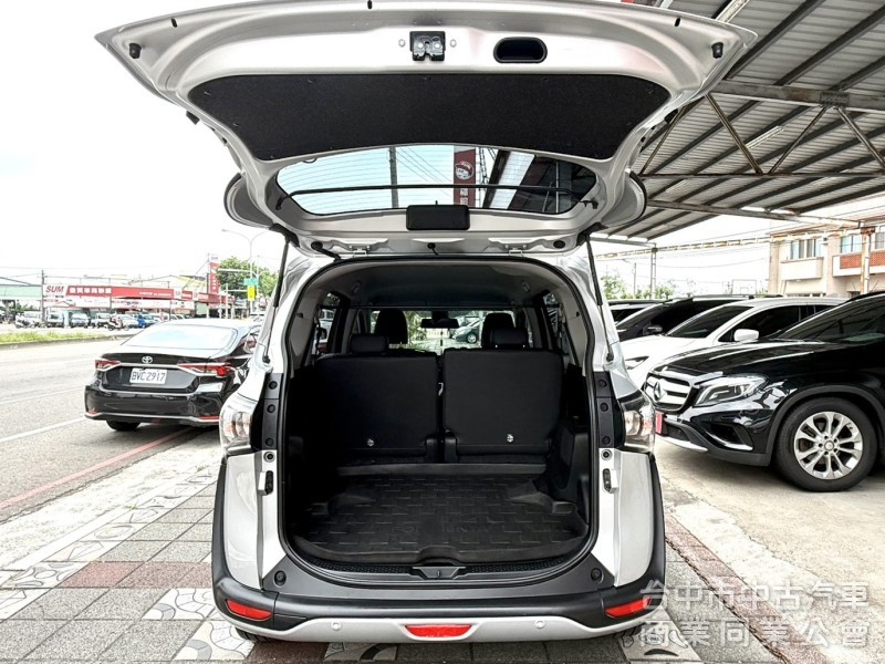 2022年 Toyota Sienta 5人座 1.8 豪華+版 原鈑件 I-Key 恆溫 電動側滑門 國產跨界休旅車