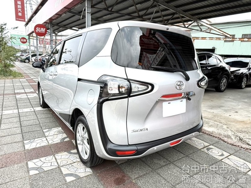 2022年 Toyota Sienta 5人座 1.8 豪華+版 原鈑件 I-Key 恆溫 電動側滑門 國產跨界休旅車