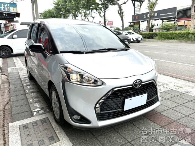 2022年 Toyota Sienta 5人座 1.8 豪華+版 原鈑件 I-Key 恆溫 電動側滑門 國產跨界休旅車