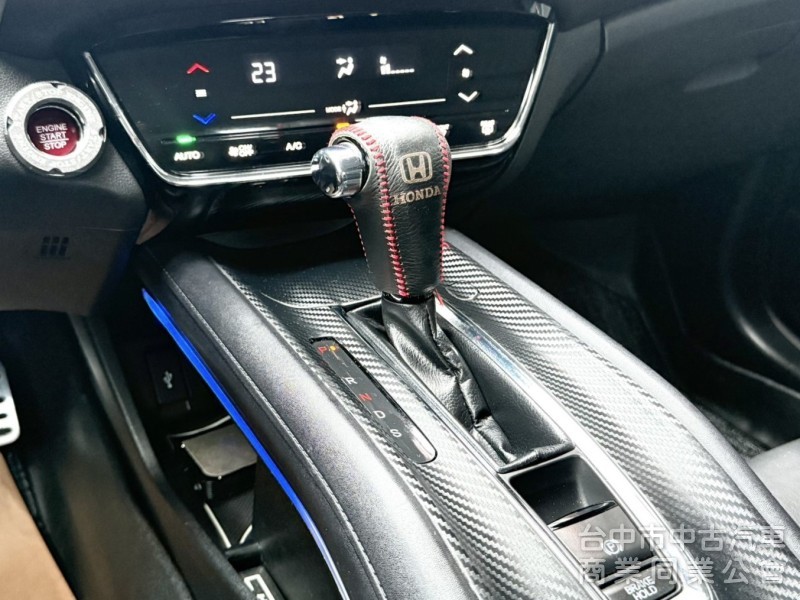 2017年式 Honda HR-V 1.8 頂級S版 原鈑件 僅跑5萬公里 加裝環景系統 適合在都市穿梭跨界輕休旅
