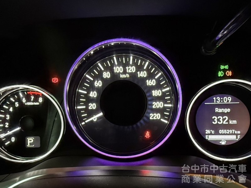 2017年式 Honda HR-V 1.8 頂級S版 原鈑件 僅跑5萬公里 加裝環景系統 適合在都市穿梭跨界輕休旅