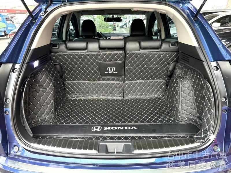2017年式 Honda HR-V 1.8 頂級S版 原鈑件 僅跑5萬公里 加裝環景系統 適合在都市穿梭跨界輕休旅
