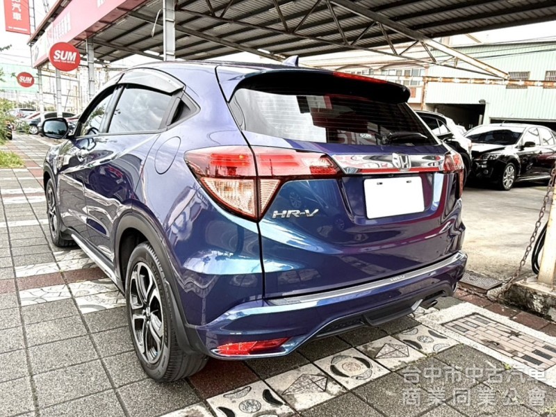 2017年式 Honda HR-V 1.8 頂級S版 原鈑件 僅跑5萬公里 加裝環景系統 適合在都市穿梭跨界輕休旅