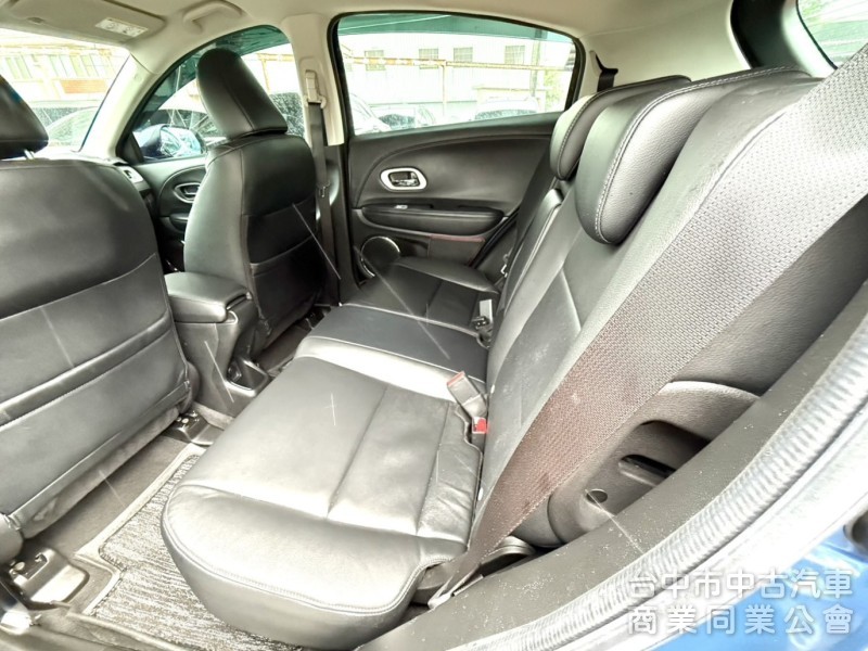 2017年式 Honda HR-V 1.8 頂級S版 原鈑件 僅跑5萬公里 加裝環景系統 適合在都市穿梭跨界輕休旅