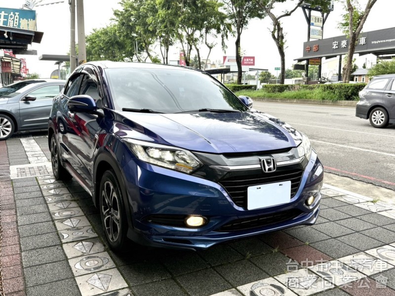 2017年式 Honda HR-V 1.8 頂級S版 原鈑件 僅跑5萬公里 加裝環景系統 適合在都市穿梭跨界輕休旅