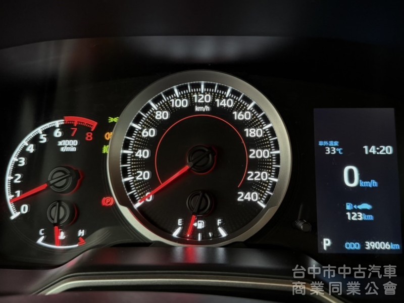 2023年 Toyota Altis 1.8 尊爵版 原鈑件 里程3萬 ACC I-Key 定速 車道偏離 熱門房車首選