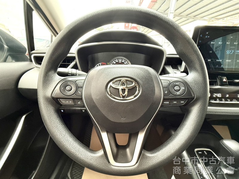 2023年 Toyota Altis 1.8 尊爵版 原鈑件 里程3萬 ACC I-Key 定速 車道偏離 熱門房車首選
