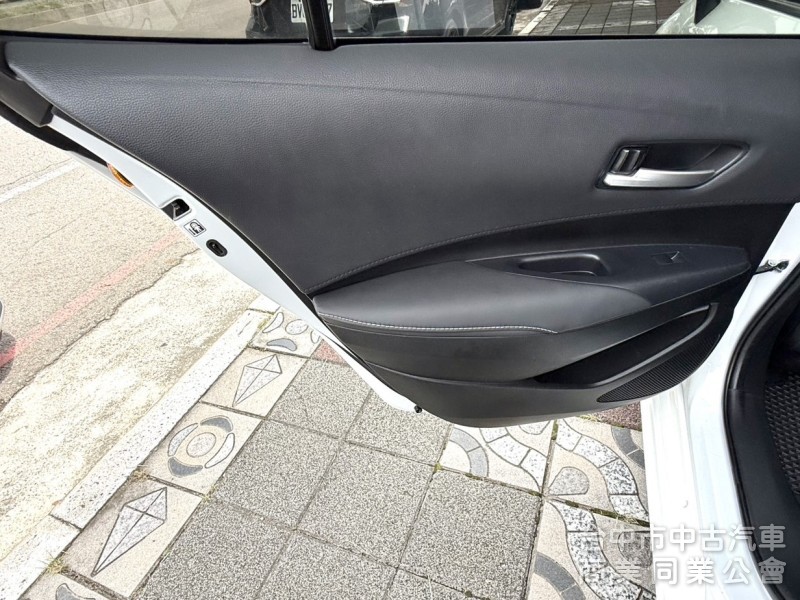 2023年 Toyota Altis 1.8 尊爵版 原鈑件 里程3萬 ACC I-Key 定速 車道偏離 熱門房車首選