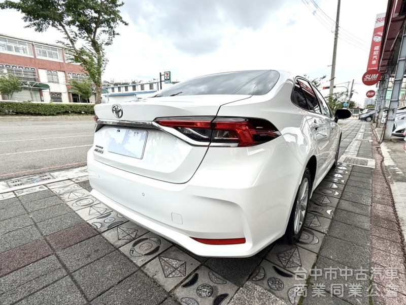 2023年 Toyota Altis 1.8 尊爵版 原鈑件 里程3萬 ACC I-Key 定速 車道偏離 熱門房車首選