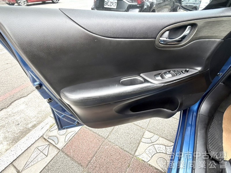 2015年 Nissan TIIDA 5D 1.6 豪華影音版 原鈑件 恆溫 I-Key 盲點偵測 大空間大省油好代步