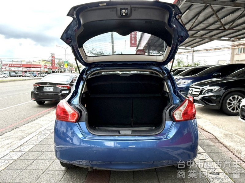 2015年 Nissan TIIDA 5D 1.6 豪華影音版 原鈑件 恆溫 I-Key 盲點偵測 大空間大省油好代步