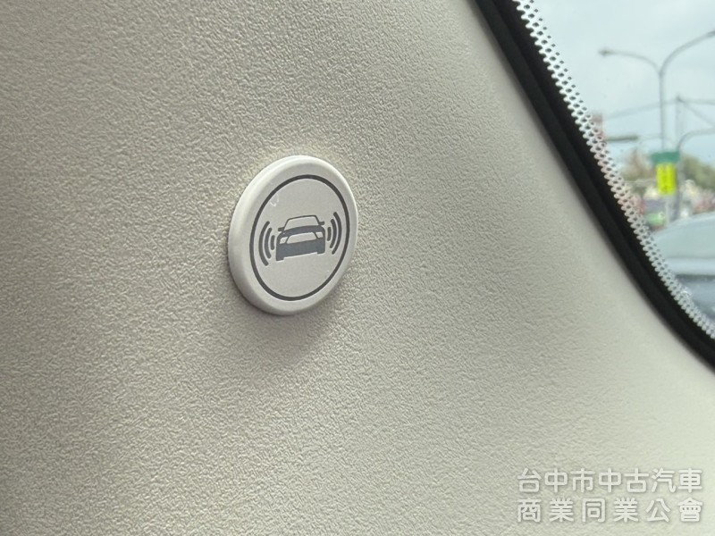 2018年 Nissan LIVINA 1.6 旗艦版 原鈑件 恆溫空調 I-Key 盲點偵測 乘坐舒適 跨界小休旅