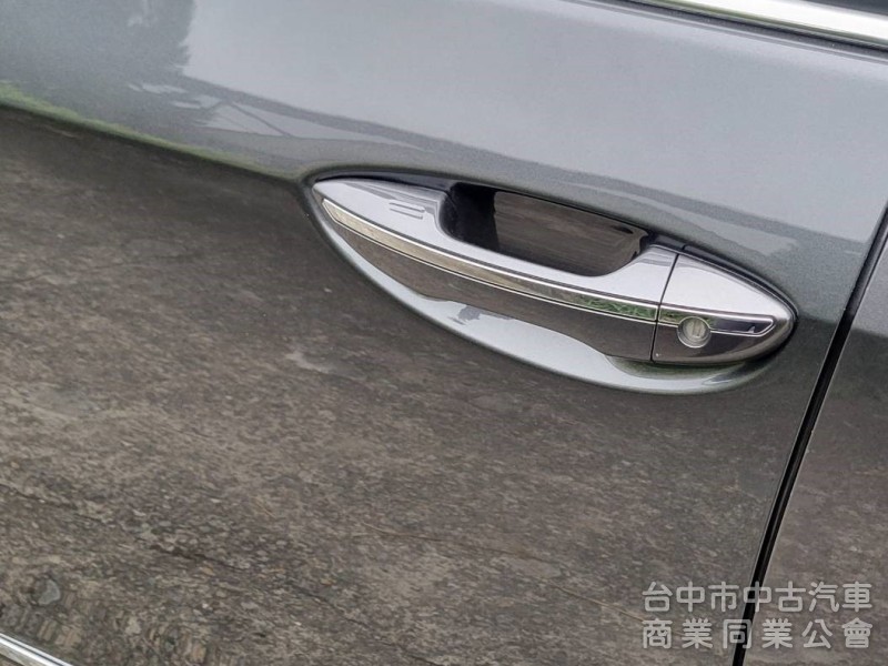 2016年 Toyota Altis 1.8 經典版Safety+ 只跑8萬 恆溫 I-Key 循跡防滑 熱門車款首選