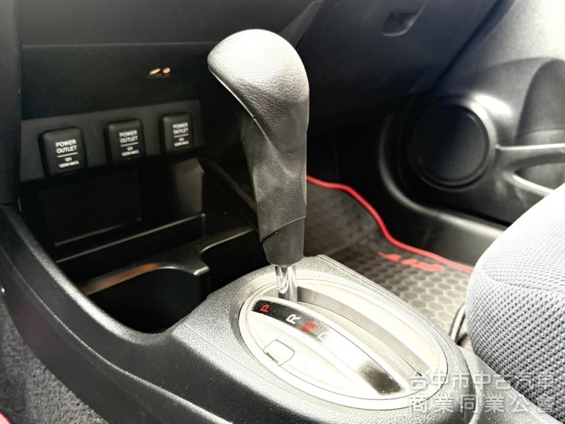 2012年 Honda Fit  1.5 VTi-S 原鈑件 恆溫空調 定速巡航 換檔撥片 日常通勤代步 實用小車首選 