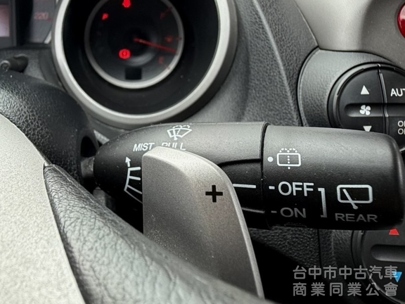 2012年 Honda Fit  1.5 VTi-S 原鈑件 恆溫空調 定速巡航 換檔撥片 日常通勤代步 實用小車首選 