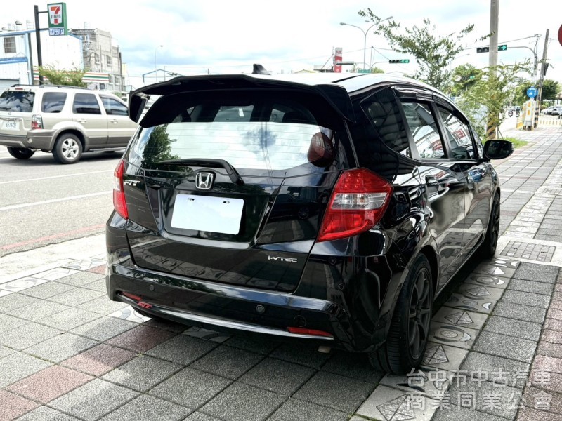 2012年 Honda Fit  1.5 VTi-S 原鈑件 恆溫空調 定速巡航 換檔撥片 日常通勤代步 實用小車首選 