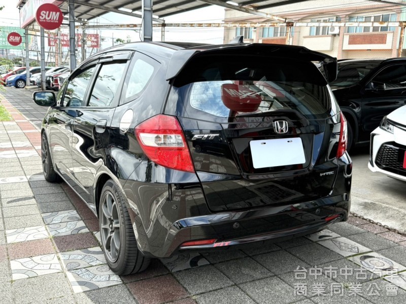 2012年 Honda Fit  1.5 VTi-S 原鈑件 恆溫空調 定速巡航 換檔撥片 日常通勤代步 實用小車首選 