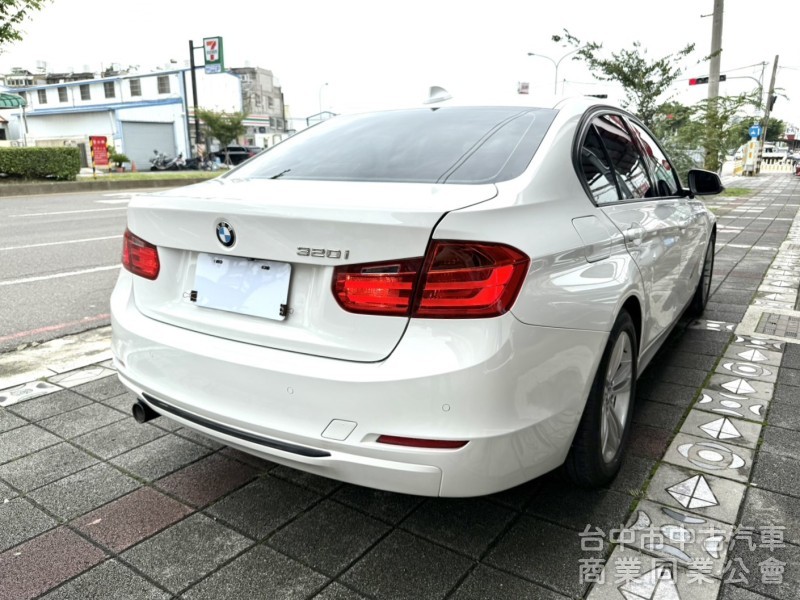 2013年 BMW Sedan 320i Sport 總代理 一手車 原鈑件 雙區恆溫 雙前座跑車座椅 免百萬 輕鬆入主