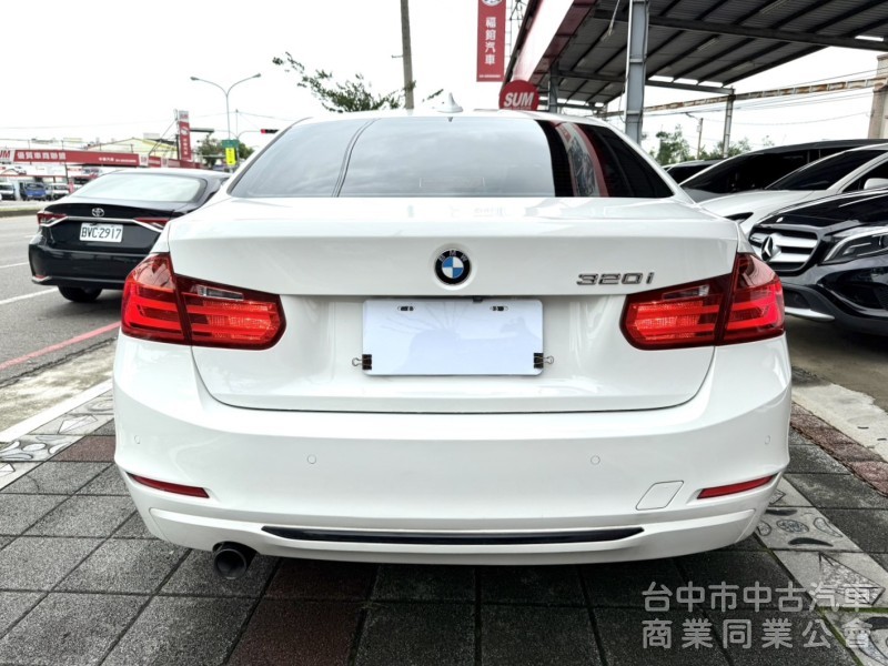2013年 BMW Sedan 320i Sport 總代理 一手車 原鈑件 雙區恆溫 雙前座跑車座椅 免百萬 輕鬆入主