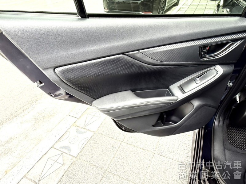 2017年 SUBARU impreza 5D 1.6 i-S 原鈑件 恆溫 天窗 駕駛座電動椅 日系舒適安全掀背神車