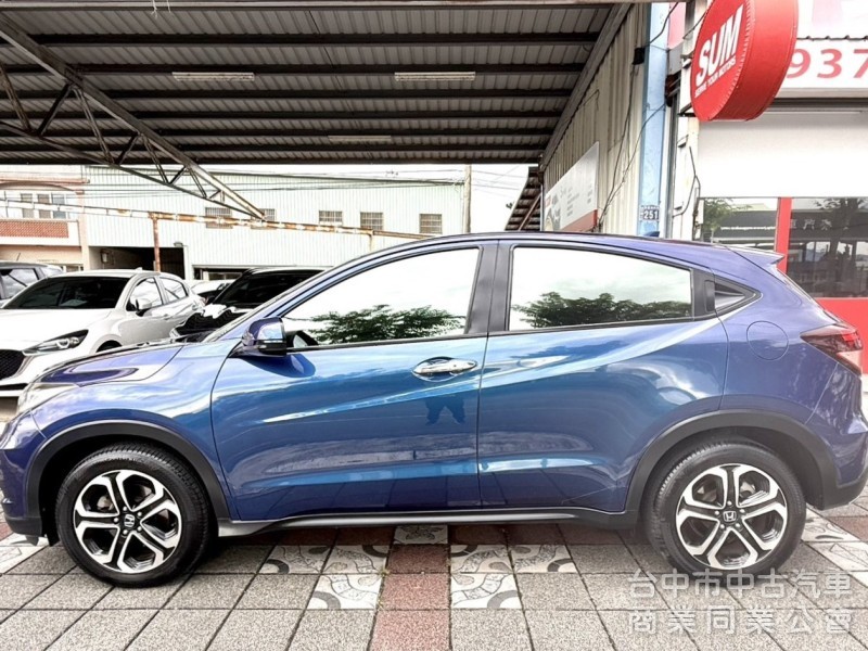2017年 Honda HR-V 1.8 頂級S版 原鈑件 恆溫空調 I-Key 換檔撥片 靈活大空間 居家小休旅首選