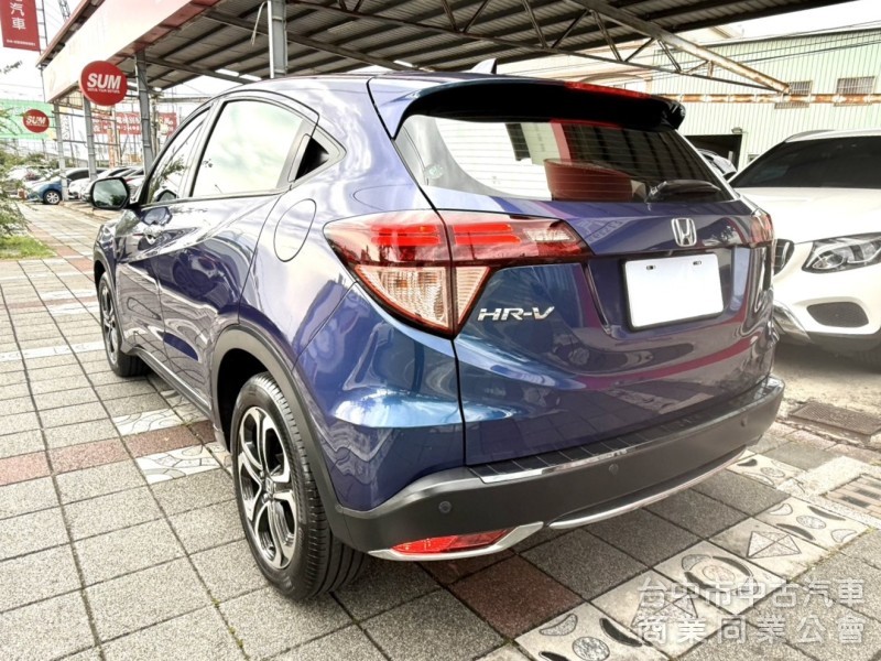 2017年 Honda HR-V 1.8 頂級S版 原鈑件 恆溫空調 I-Key 換檔撥片 靈活大空間 居家小休旅首選