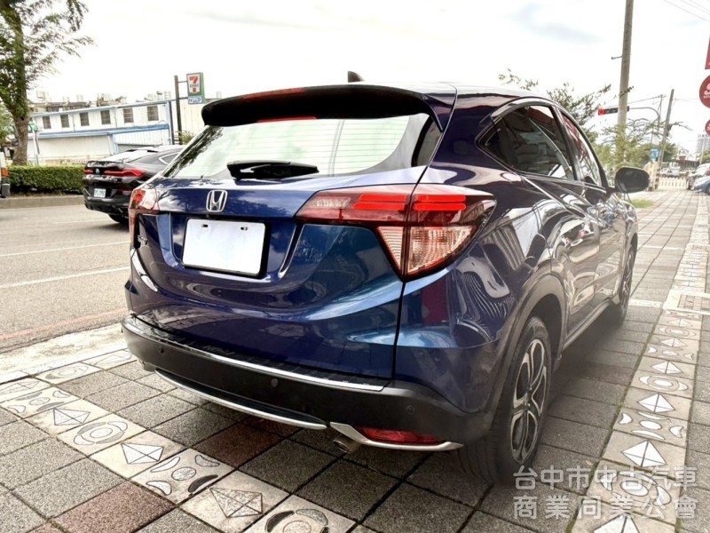 2017年 Honda HR-V 1.8 頂級S版 原鈑件 恆溫空調 I-Key 換檔撥片 靈活大空間 居家小休旅首選