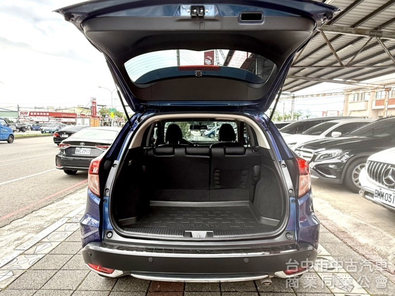 2017年 Honda HR-V 1.8 頂級S版 原鈑件 恆溫空調 I-Key 換檔撥片 靈活大空間 居家小休旅首選