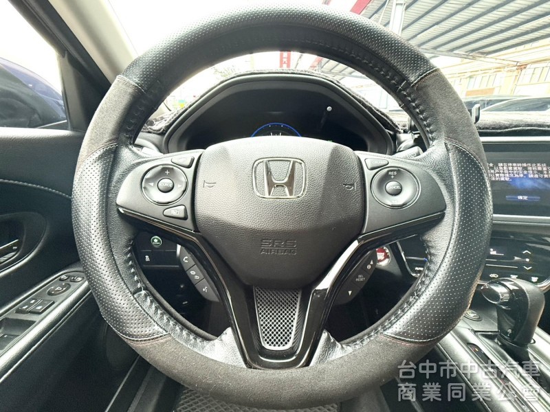 2017年 Honda HR-V 1.8 頂級S版 原鈑件 恆溫空調 I-Key 換檔撥片 靈活大空間 居家小休旅首選