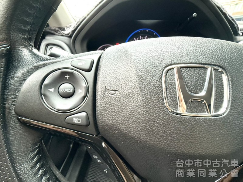 2017年 Honda HR-V 1.8 頂級S版 原鈑件 恆溫空調 I-Key 換檔撥片 靈活大空間 居家小休旅首選